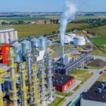 Aerial view of a modern biofuels production facility representing renewable fuel projects evaluated by LEC Partners’ biofuels experts.